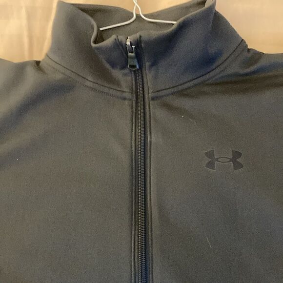 Under Armour Boys Full Zip Jacket in Dark Green with Black Detail. Size YXL. - Picture 4 of 10